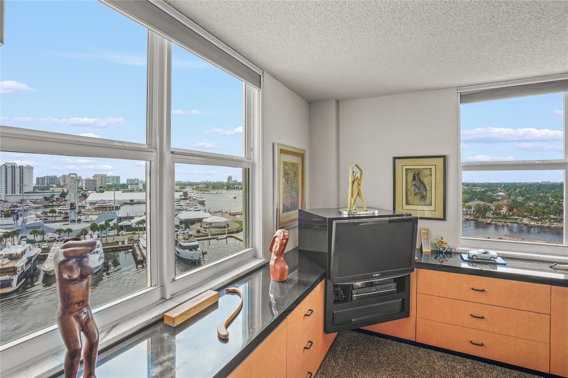 Venetian Condominium - Residential