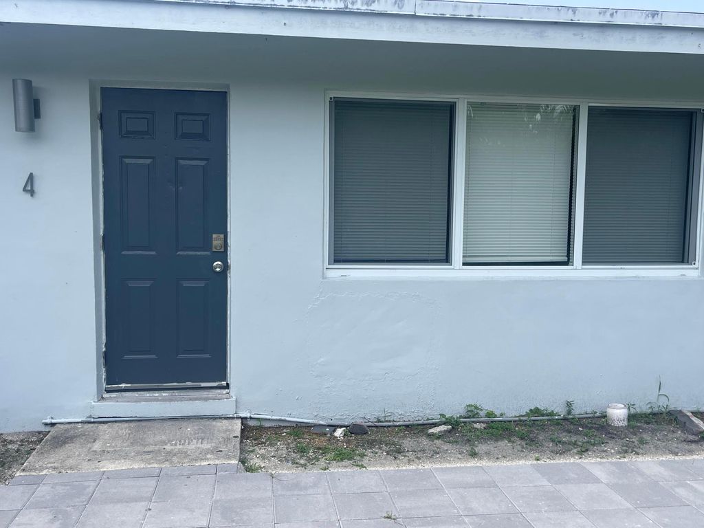 Photo of 1135 NE 15th Avenue #4, Fort Lauderdale, FL 33304 (MLS # B26025519)
