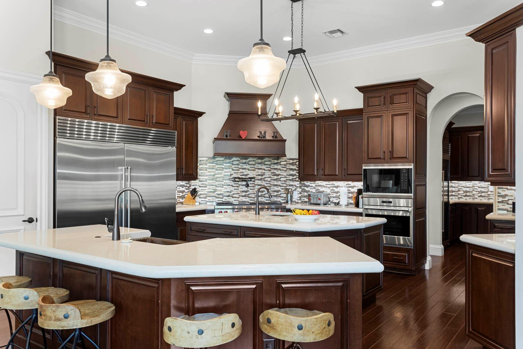 P & J ESTATES - Residential