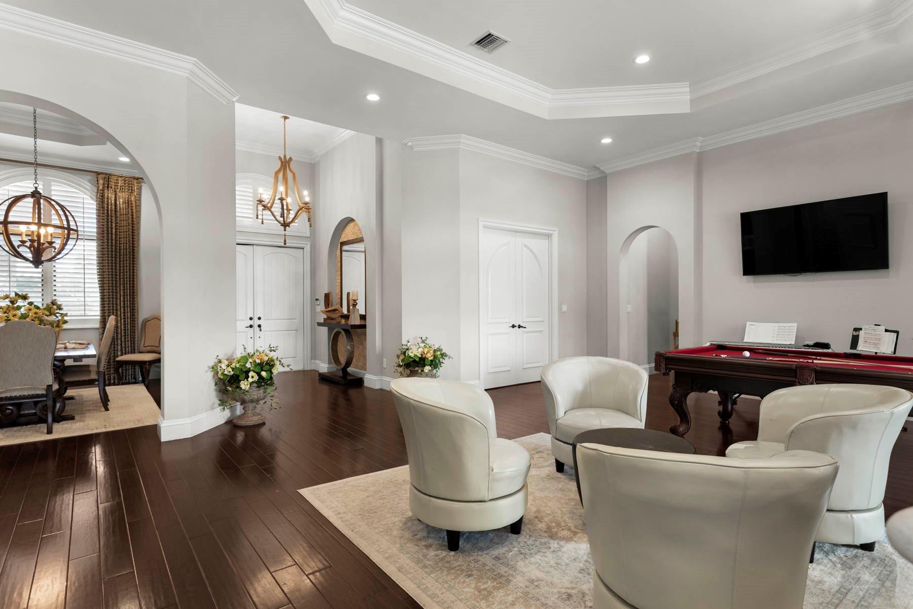 P & J ESTATES - Residential