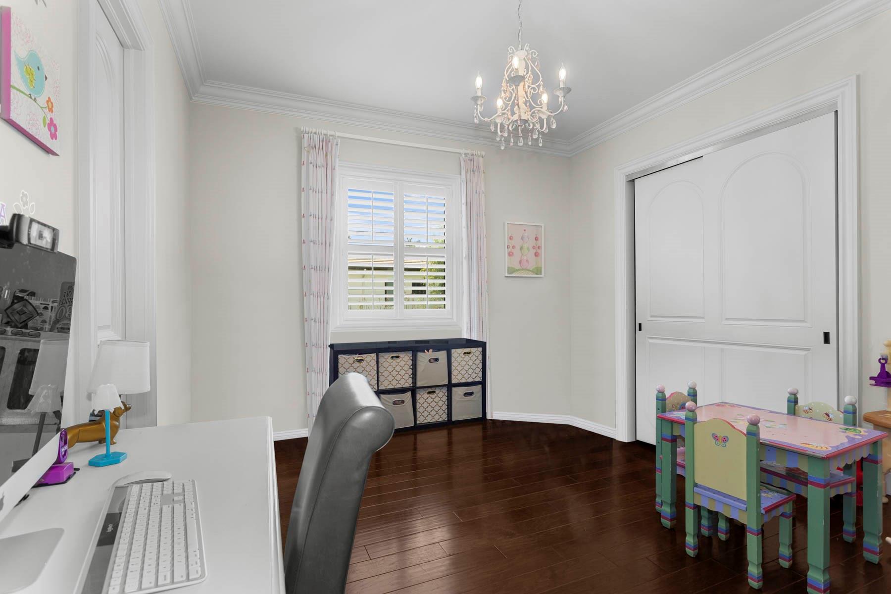 P & J ESTATES - Residential