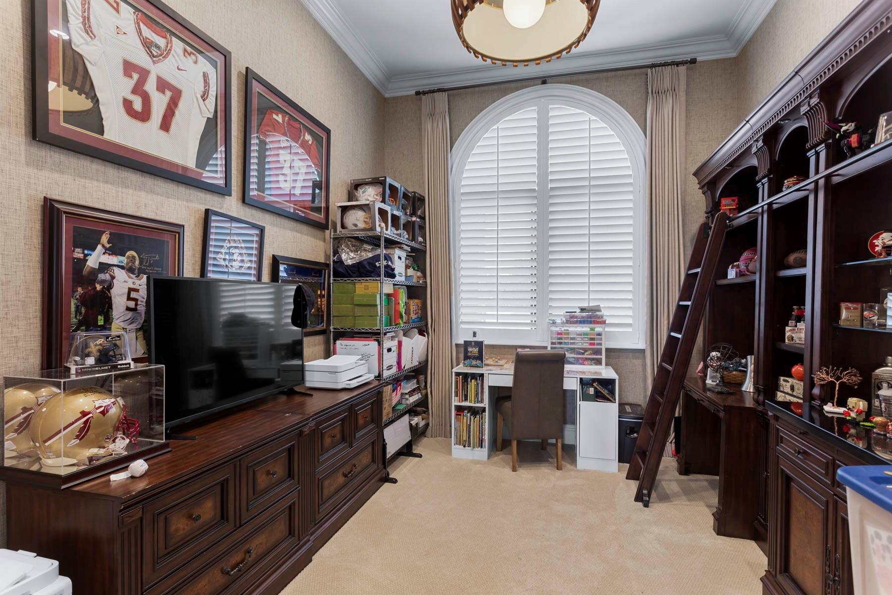 P & J ESTATES - Residential