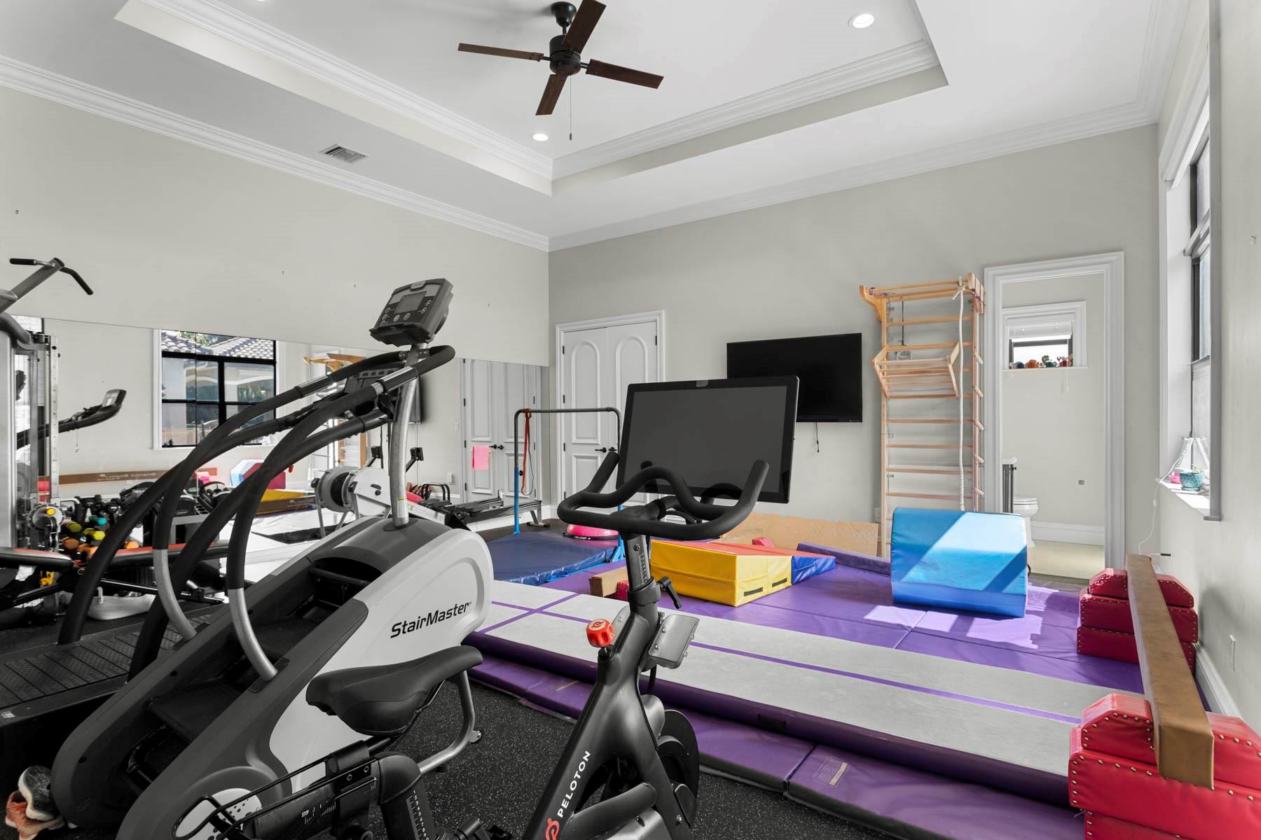 P & J ESTATES - Residential