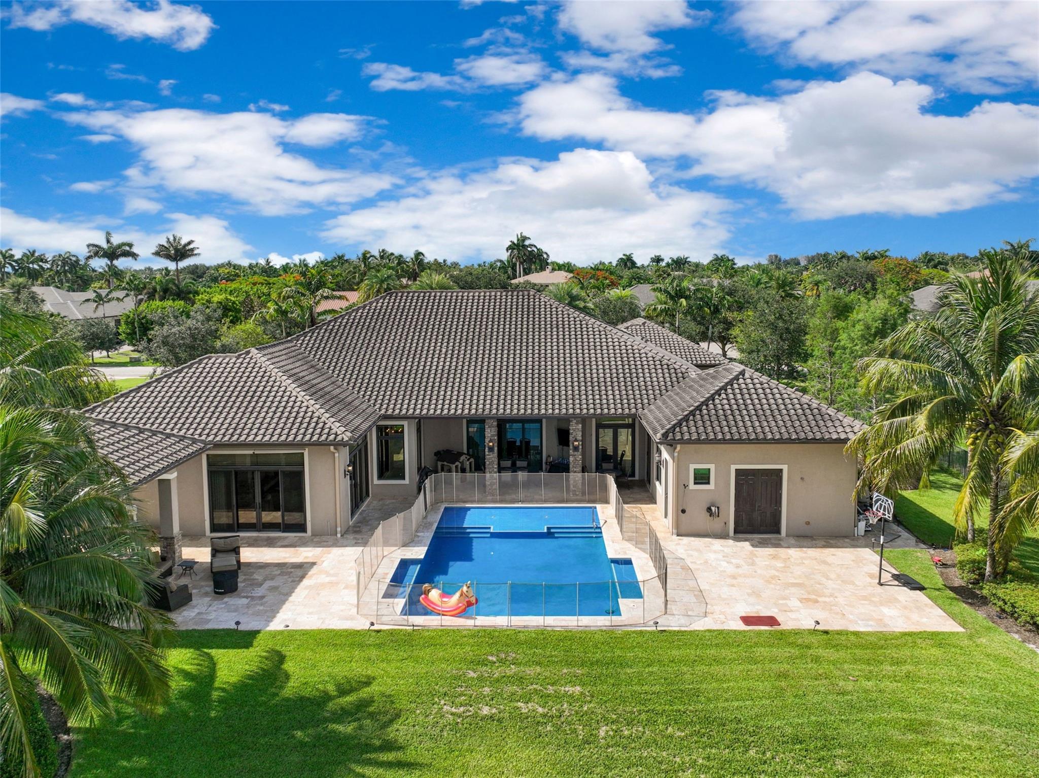 P & J ESTATES - Residential