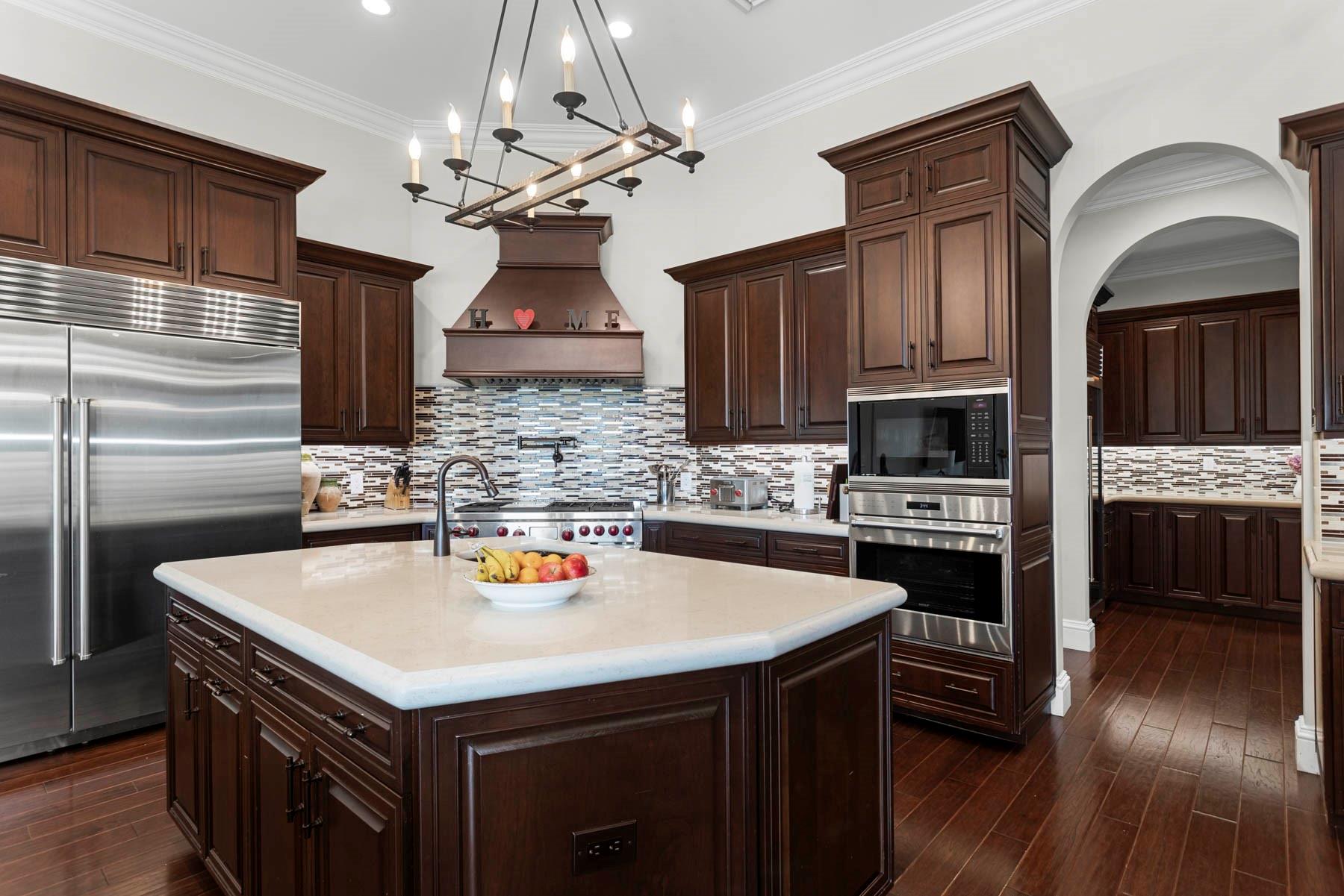 P & J ESTATES - Residential