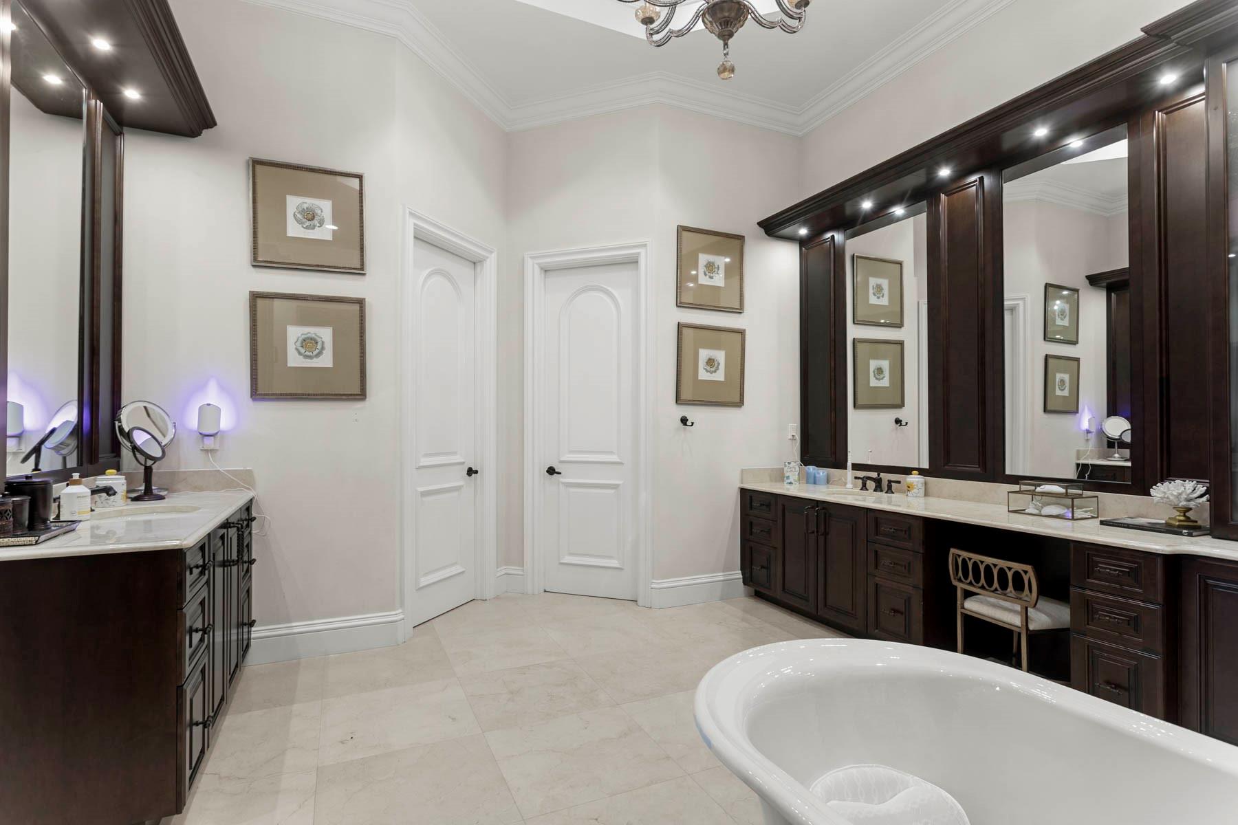 P & J ESTATES - Residential