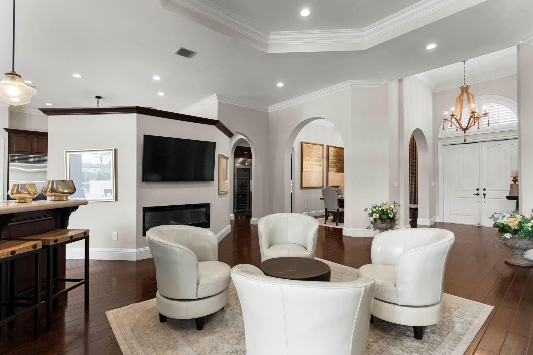 P & J ESTATES - Residential