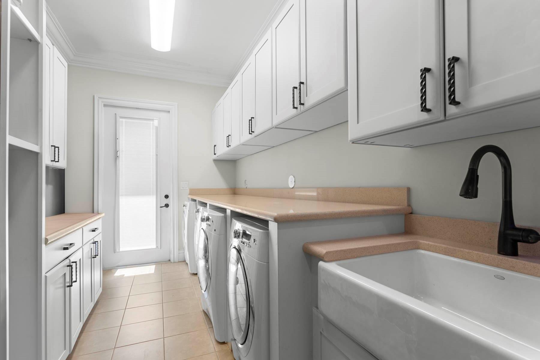 P & J ESTATES - Residential