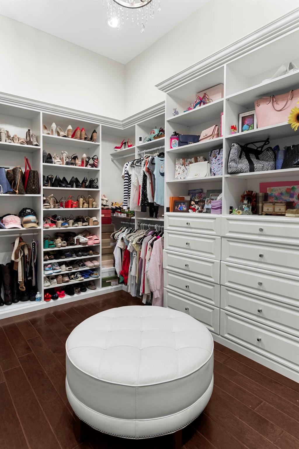 P & J ESTATES - Residential