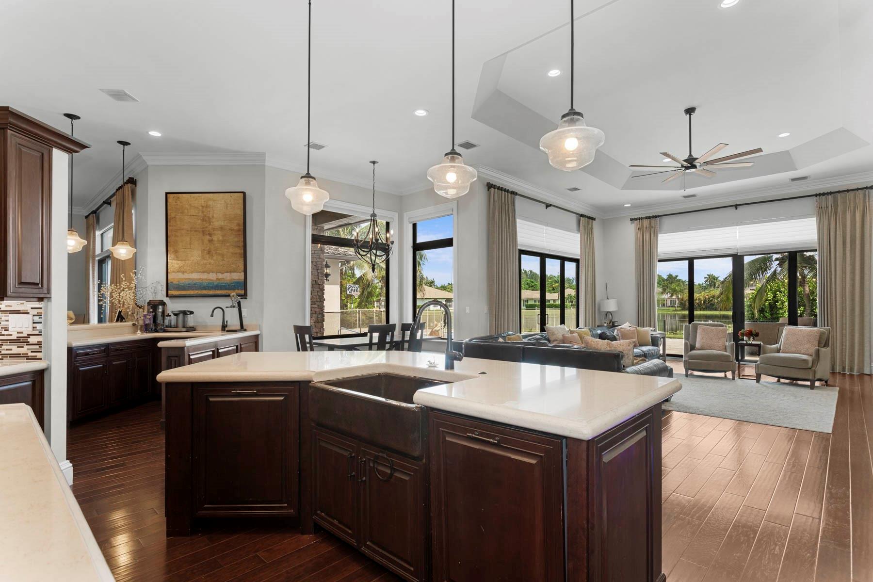 P & J ESTATES - Residential