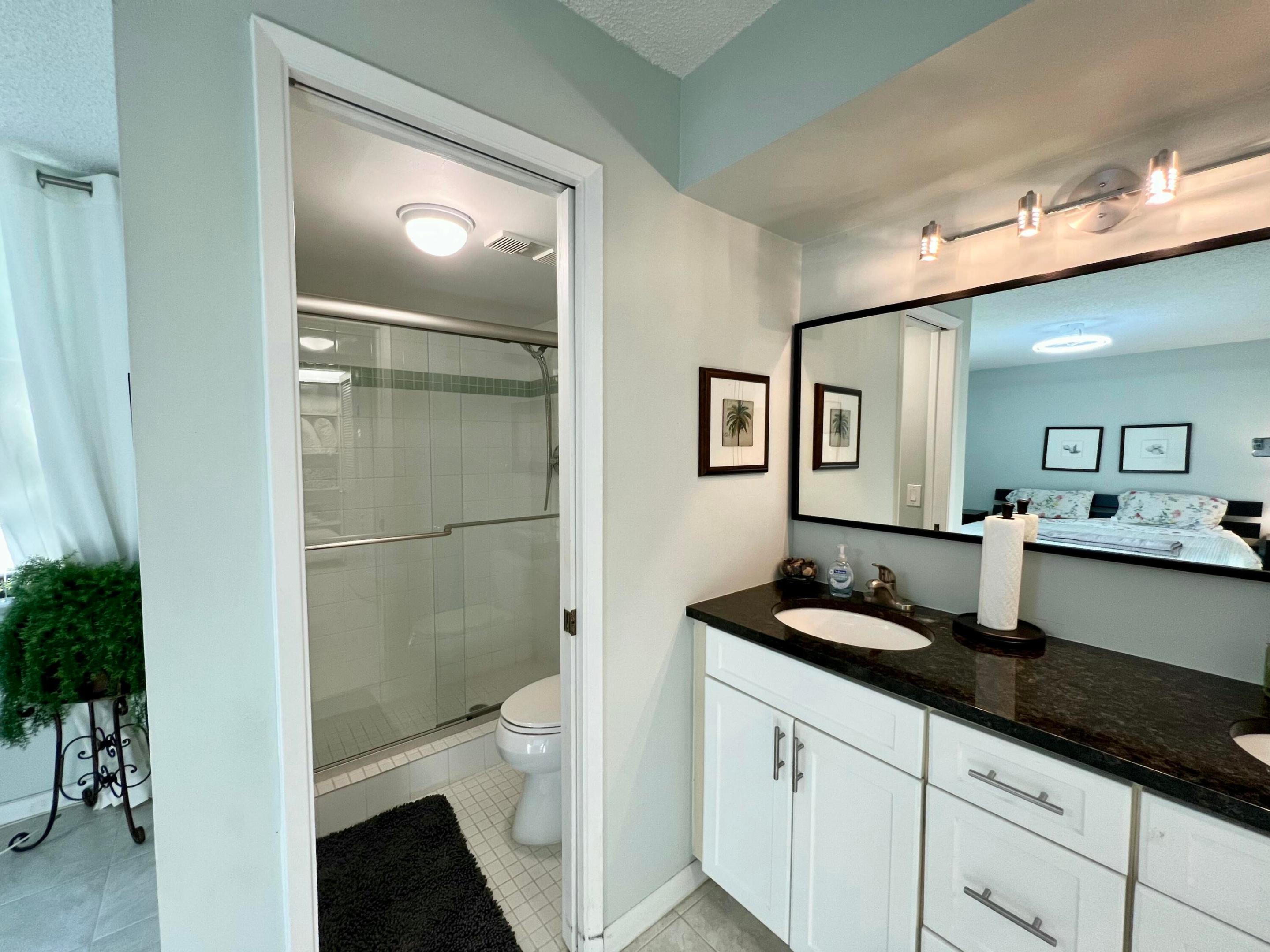 LAKESIDE CONDO - Residential Lease