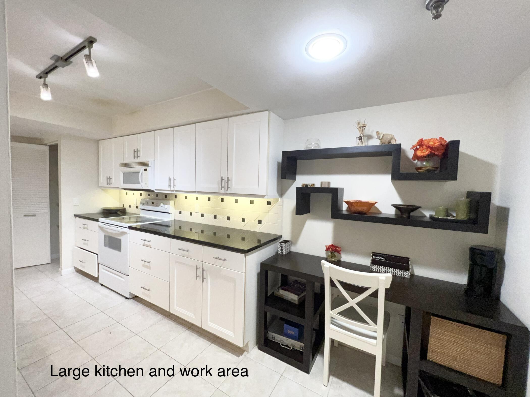 LAKESIDE CONDO - Residential Lease