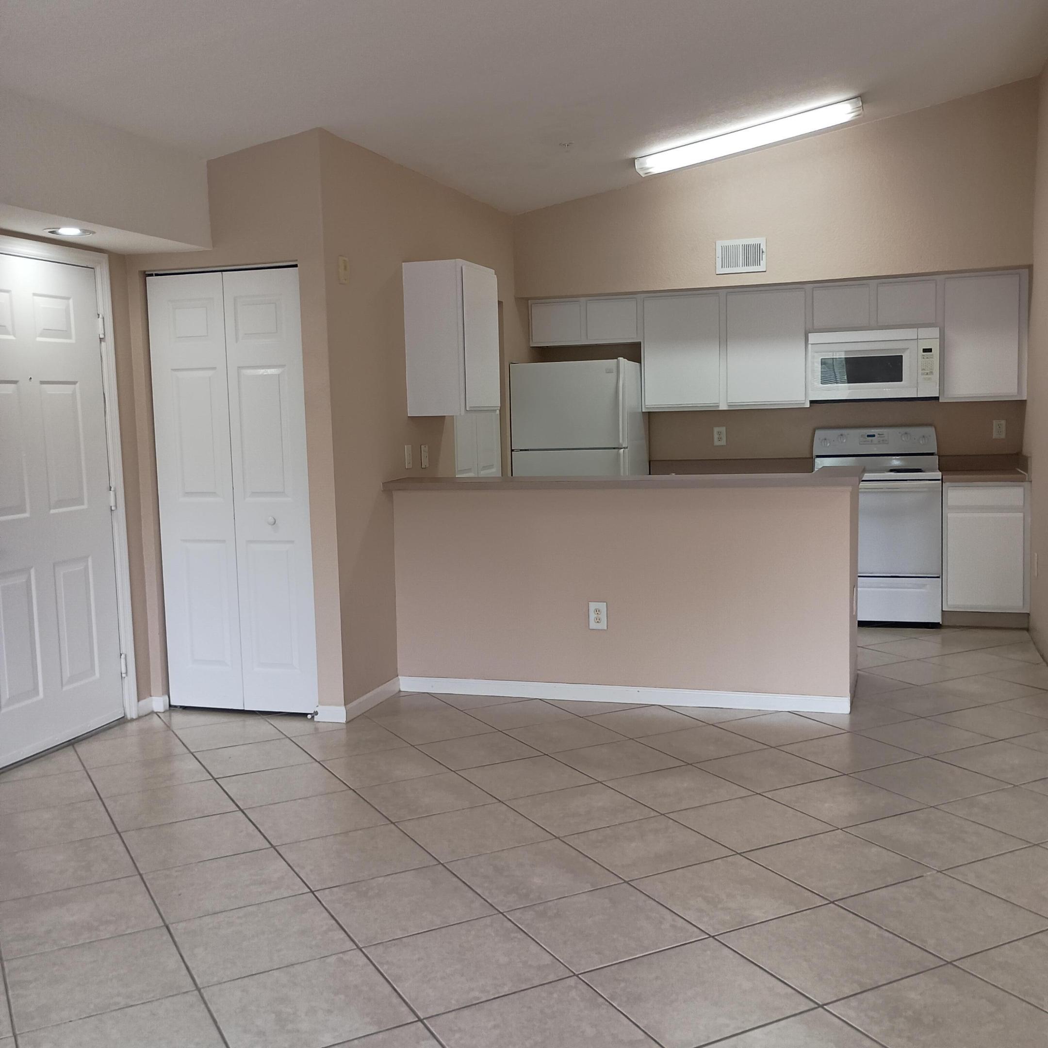 THE CLUB AT ST LUCIE WEST, A CONDOMINIUM - Residential Lease