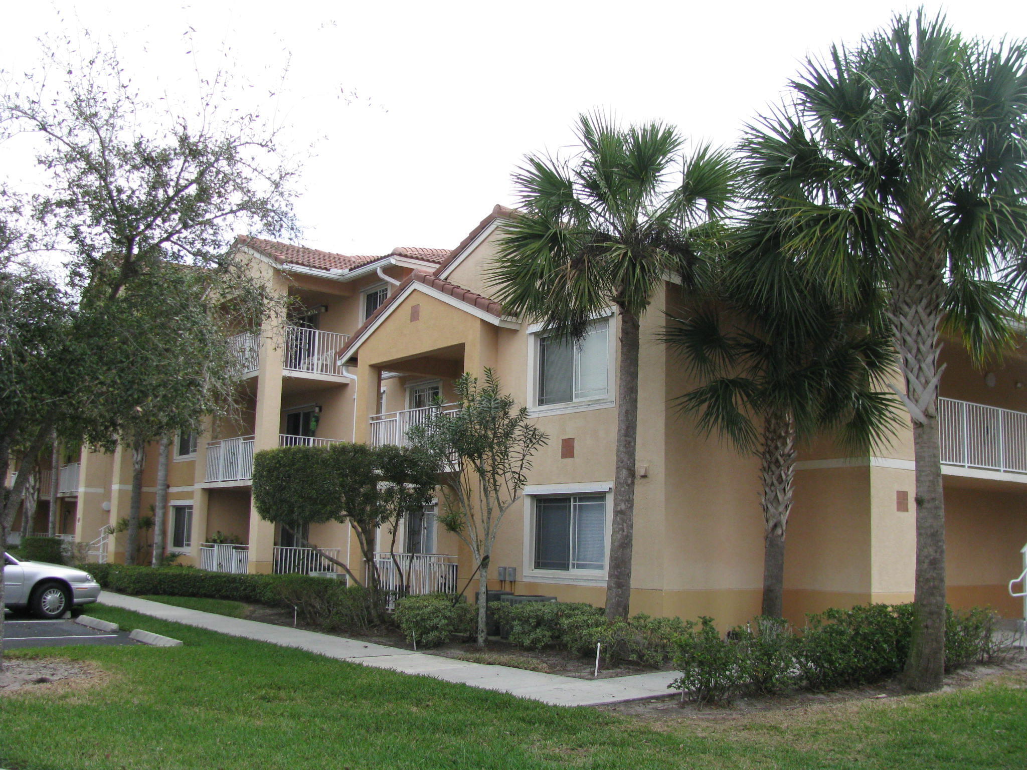 THE CLUB AT ST LUCIE WEST, A CONDOMINIUM - Residential Lease