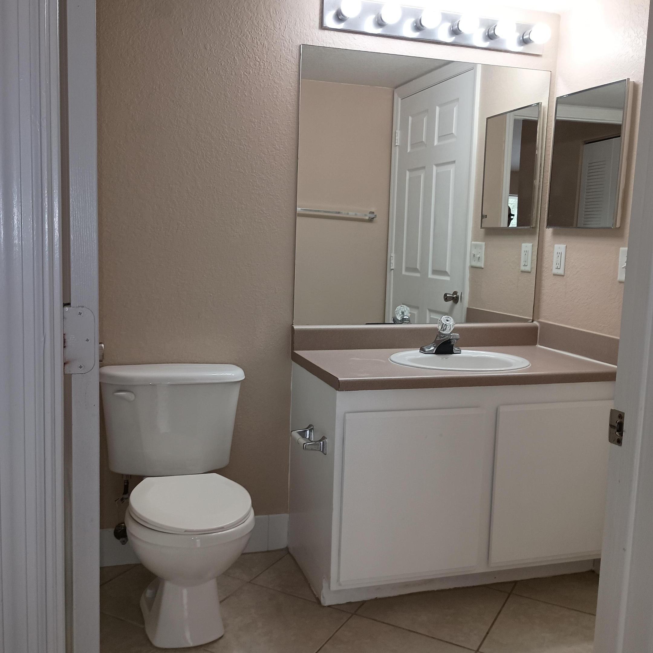 THE CLUB AT ST LUCIE WEST, A CONDOMINIUM - Residential Lease
