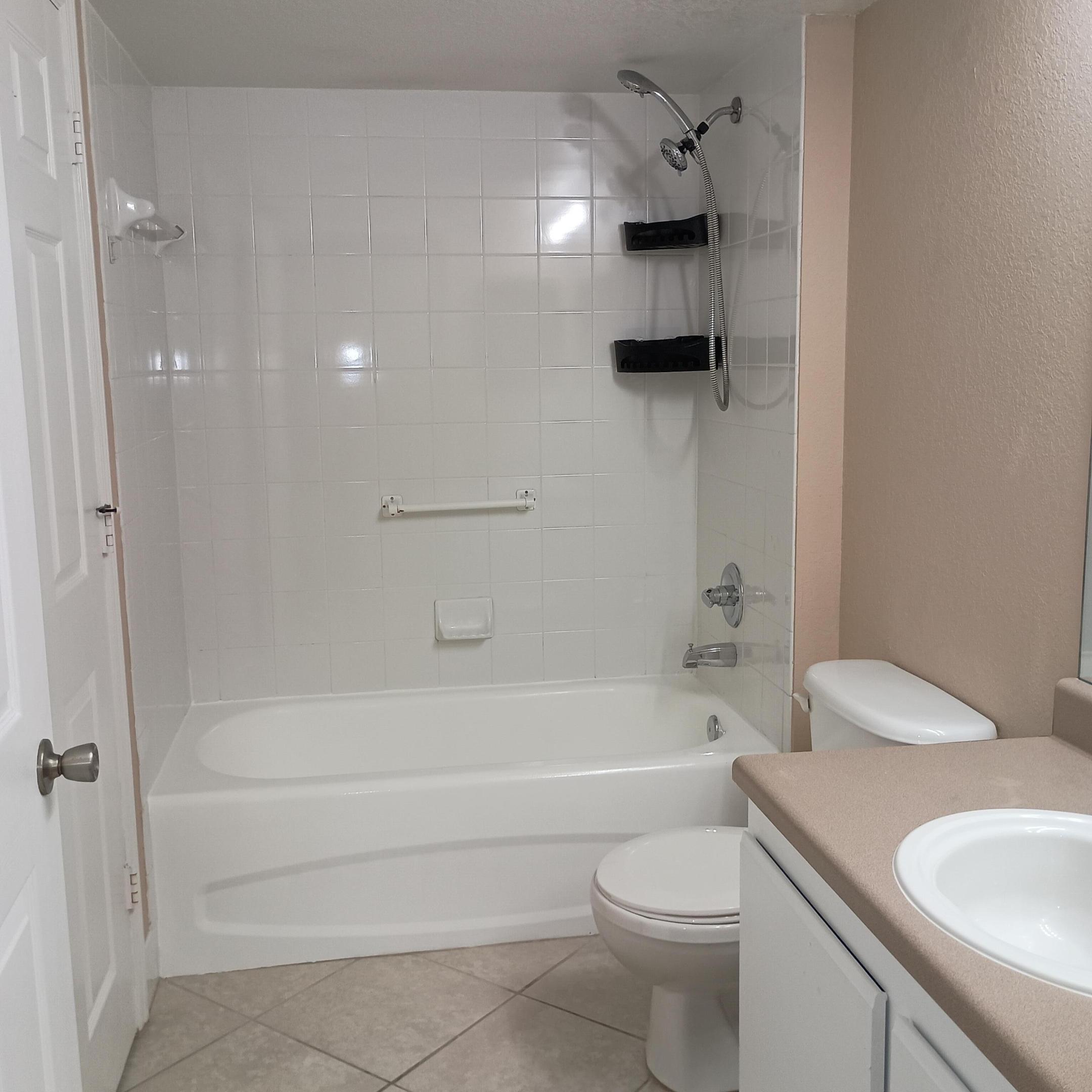 THE CLUB AT ST LUCIE WEST, A CONDOMINIUM - Residential Lease