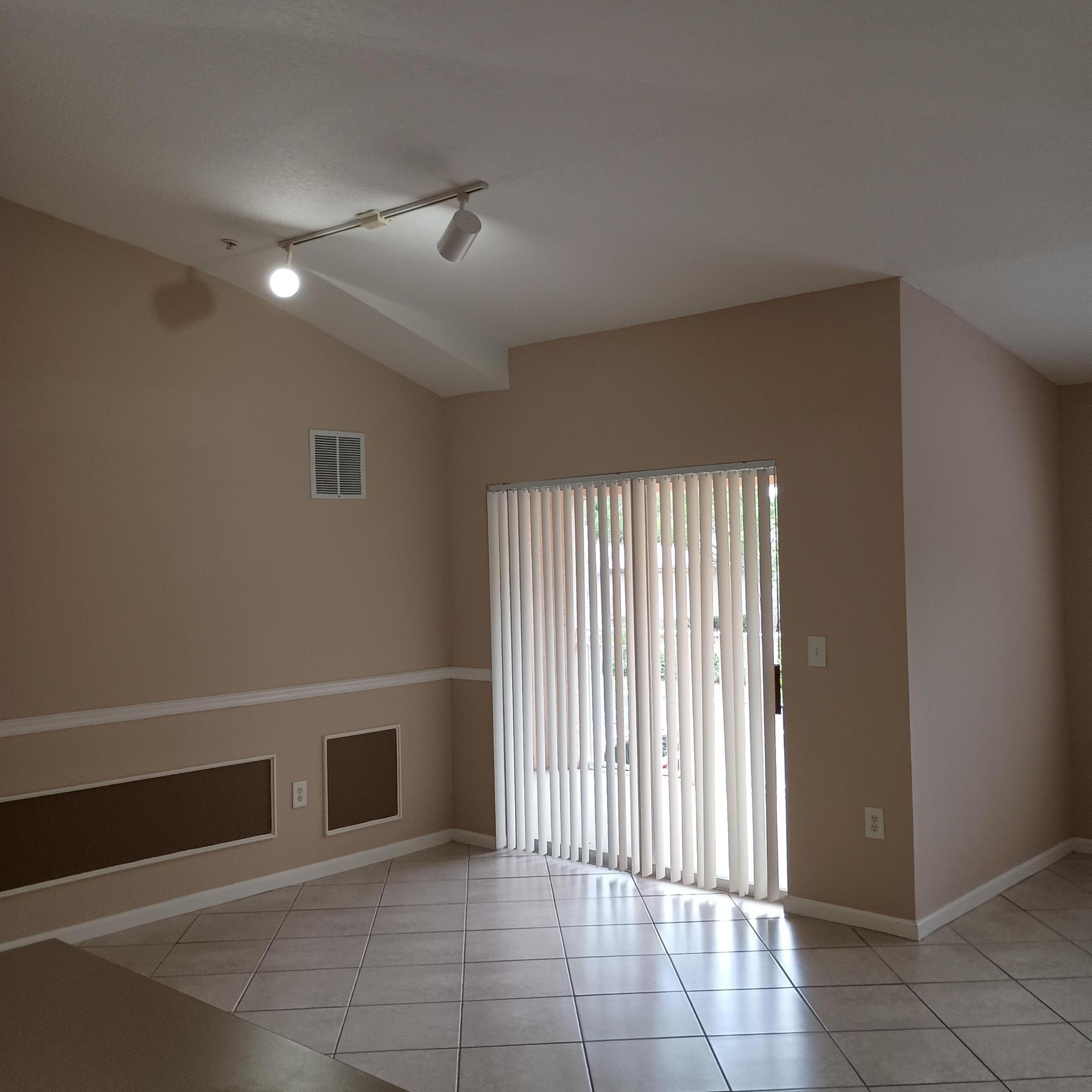 THE CLUB AT ST LUCIE WEST, A CONDOMINIUM - Residential Lease