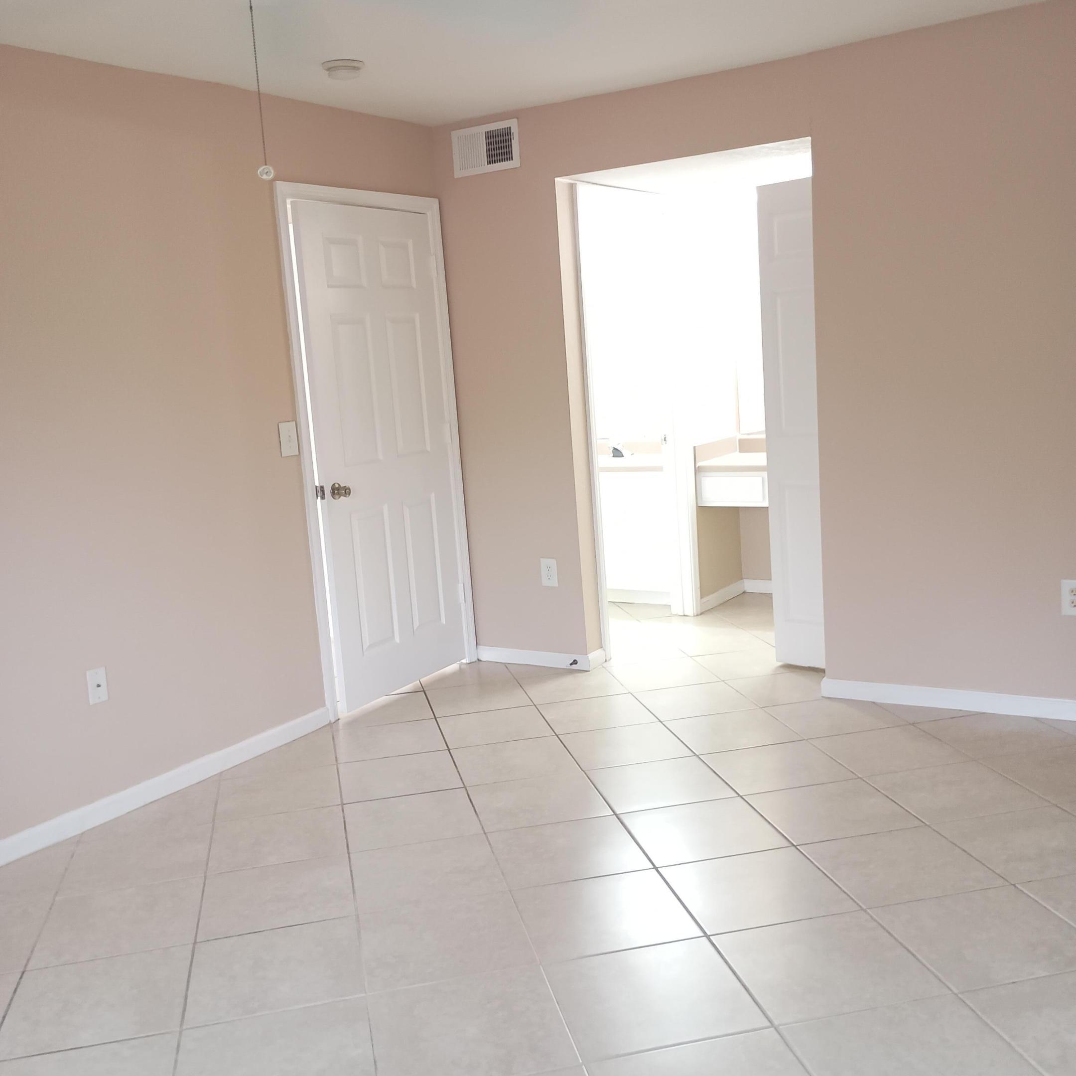 THE CLUB AT ST LUCIE WEST, A CONDOMINIUM - Residential Lease