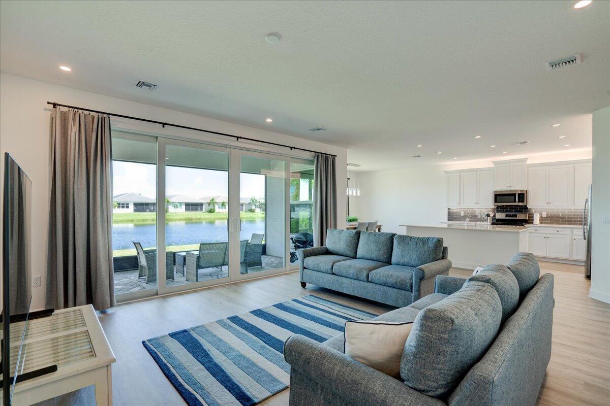 Valencia Grove - Residential