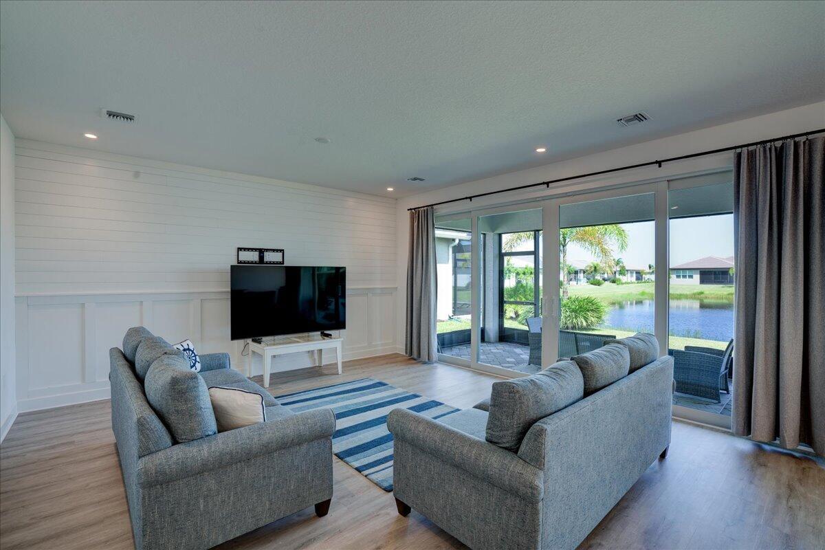 Valencia Grove - Residential