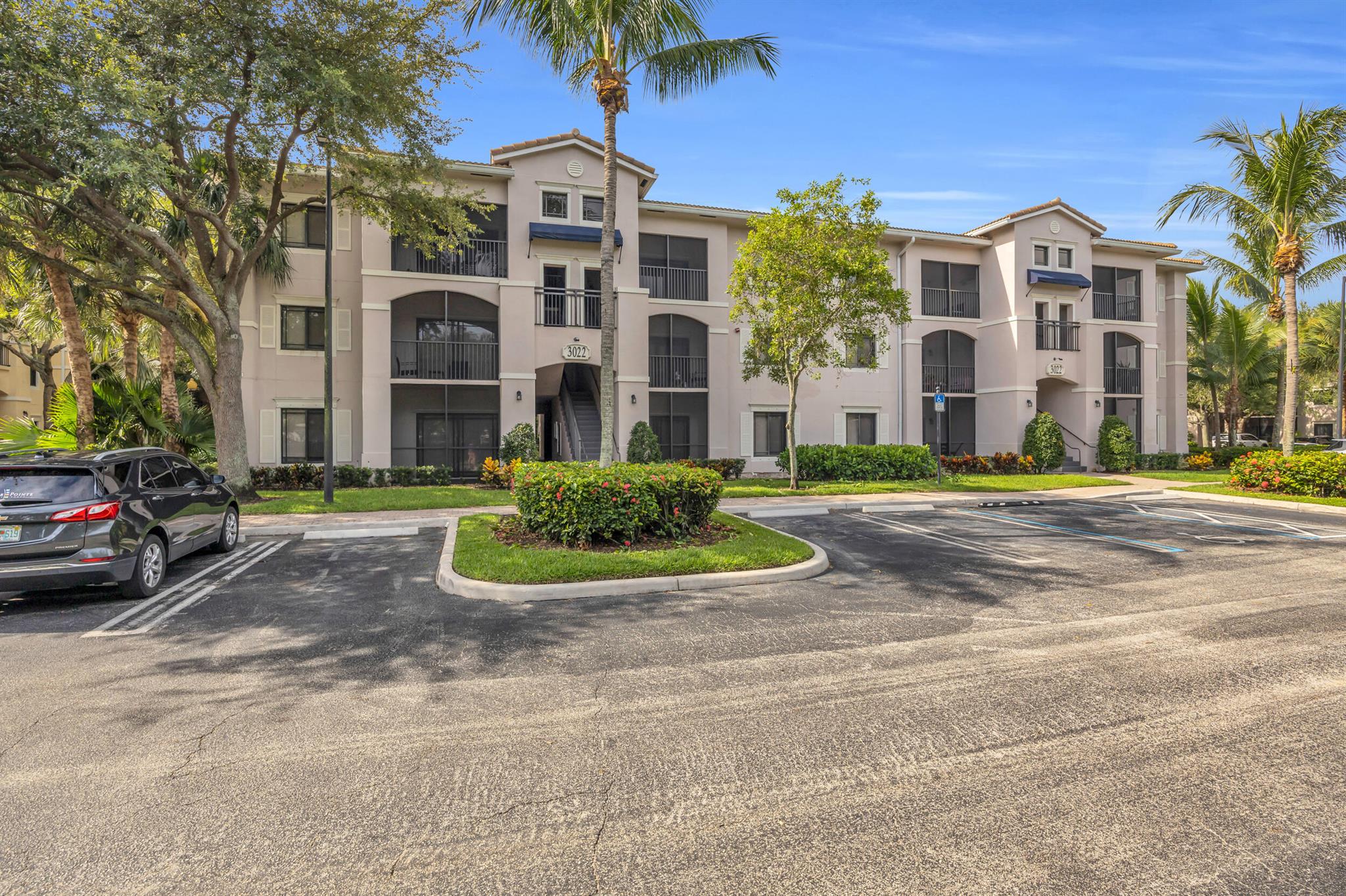 Open and bright, first floor, one bedroom, one bathroom condo with an oversized living room, large bedroom with a walk in closet. Located in the gated community of San Matera with excellent amenities including: resort style pool, hot tub, gym with a sauna/steam room, and tennis/pickleball courts. Great location just minutes from I-95 and across the street from The Gardens Mall and Downtown at The Gardens.