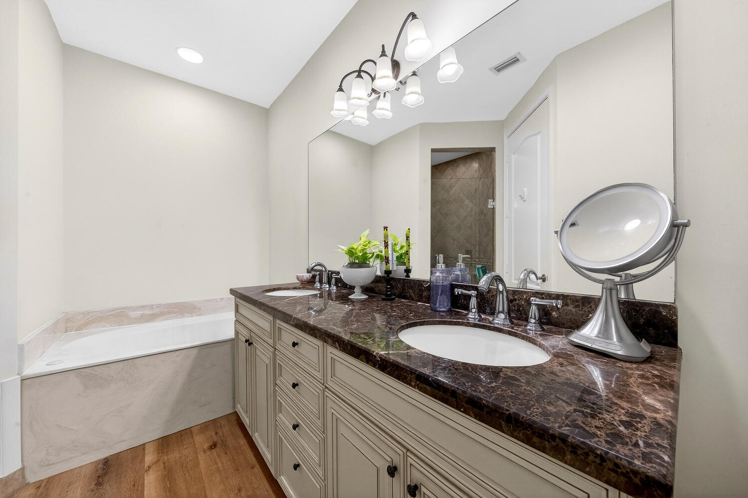 RANDALL MANOR - Residential