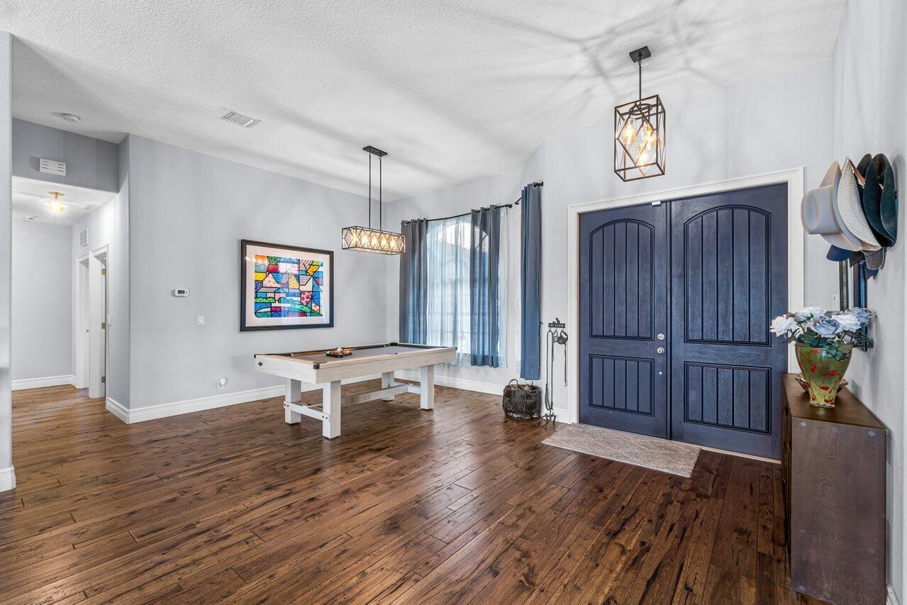 RUSTIC RANCHES - Residential