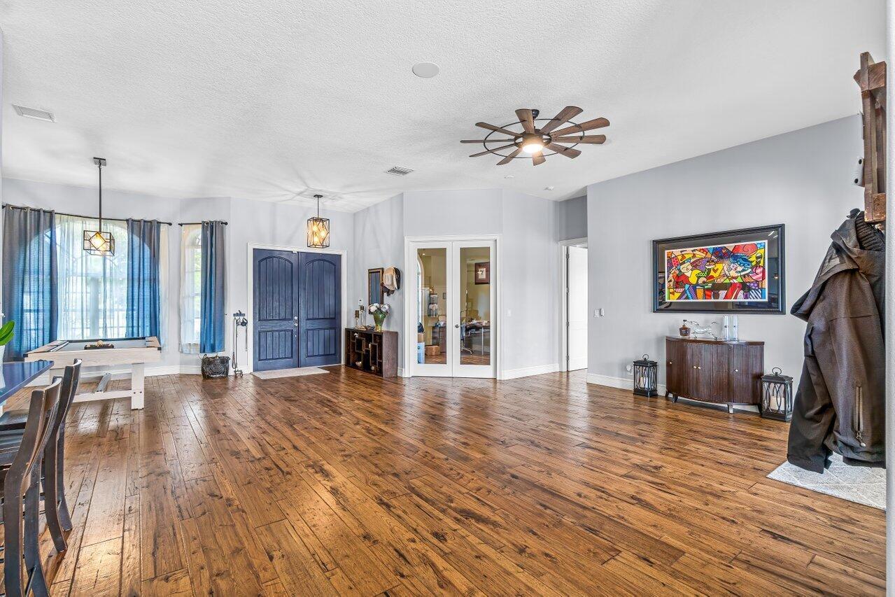 RUSTIC RANCHES - Residential