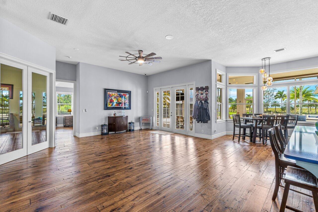 RUSTIC RANCHES - Residential