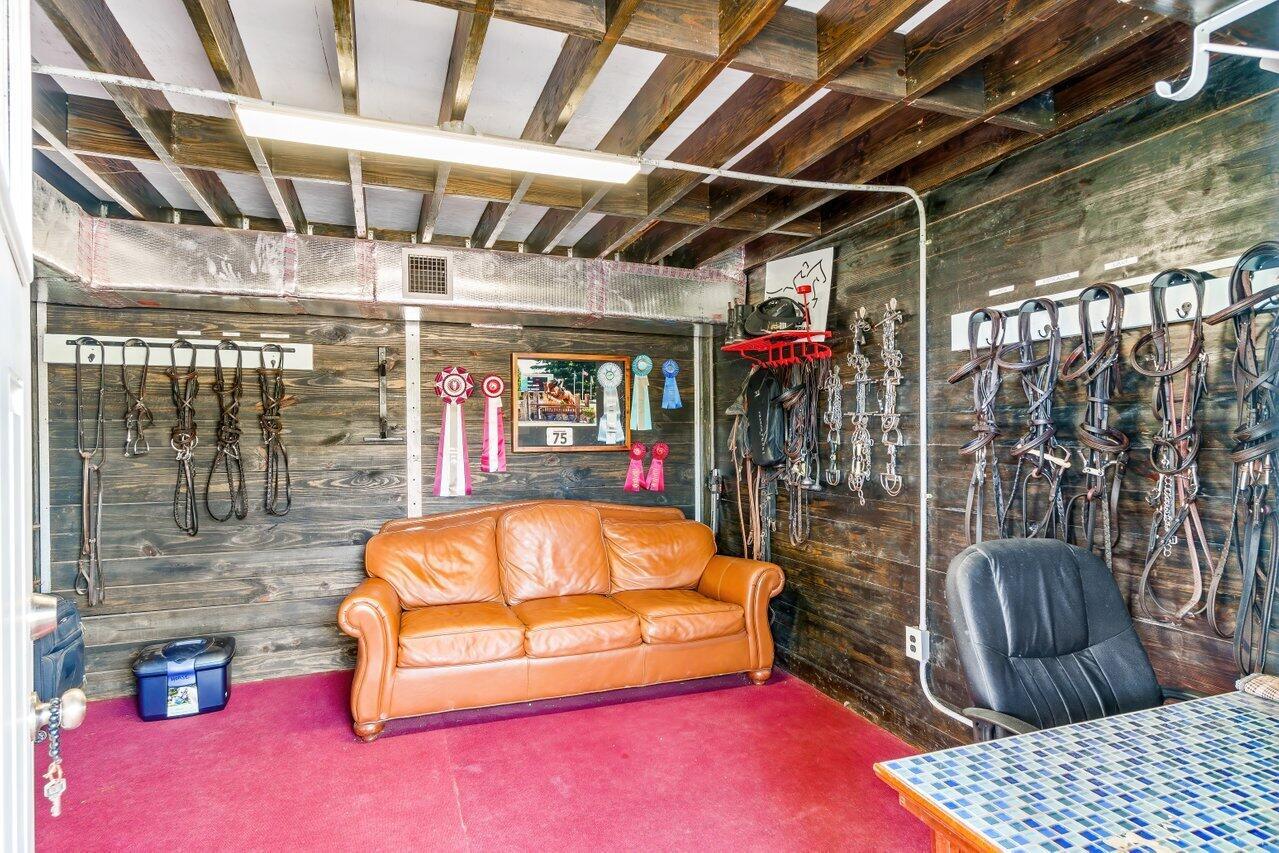 RUSTIC RANCHES - Residential