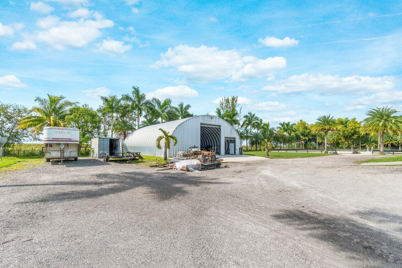 RUSTIC RANCHES - Residential