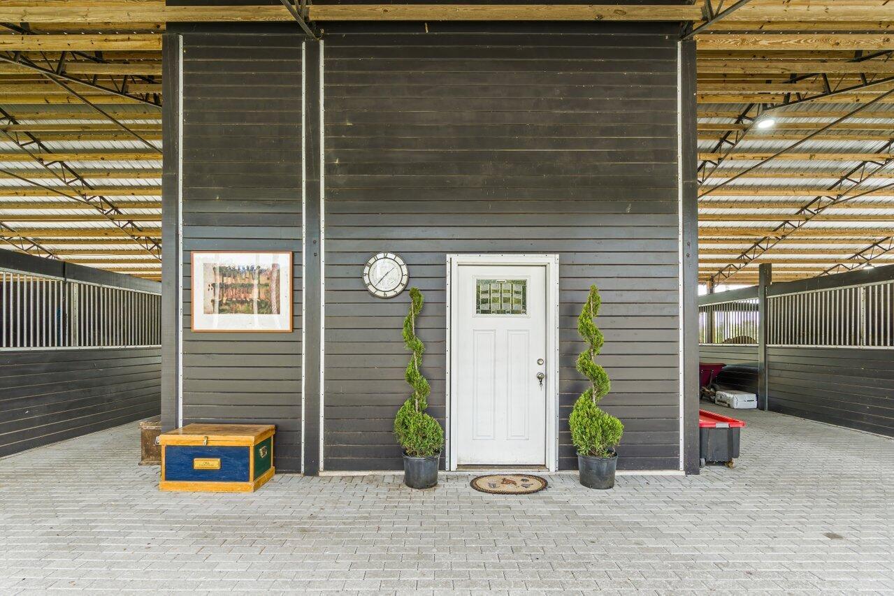 RUSTIC RANCHES - Residential