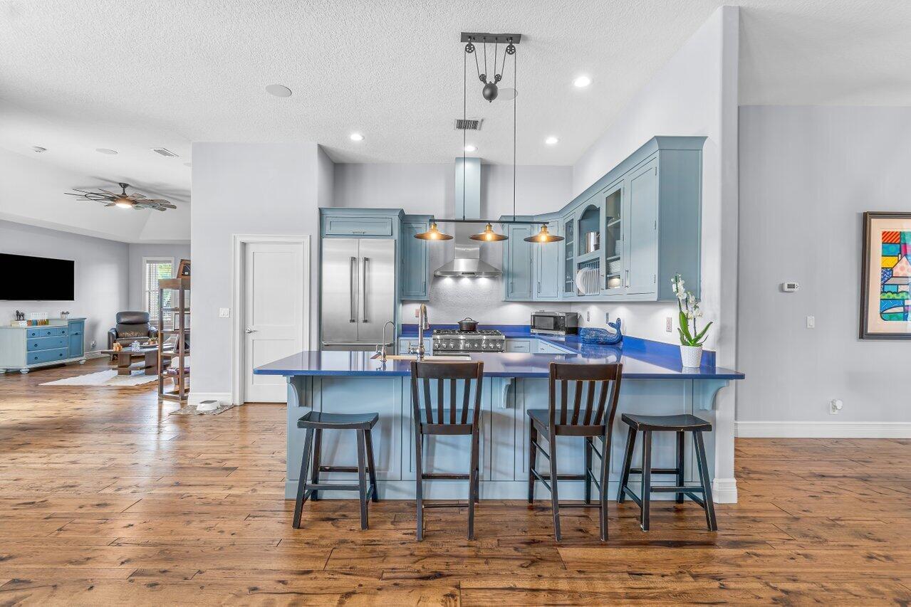 RUSTIC RANCHES - Residential