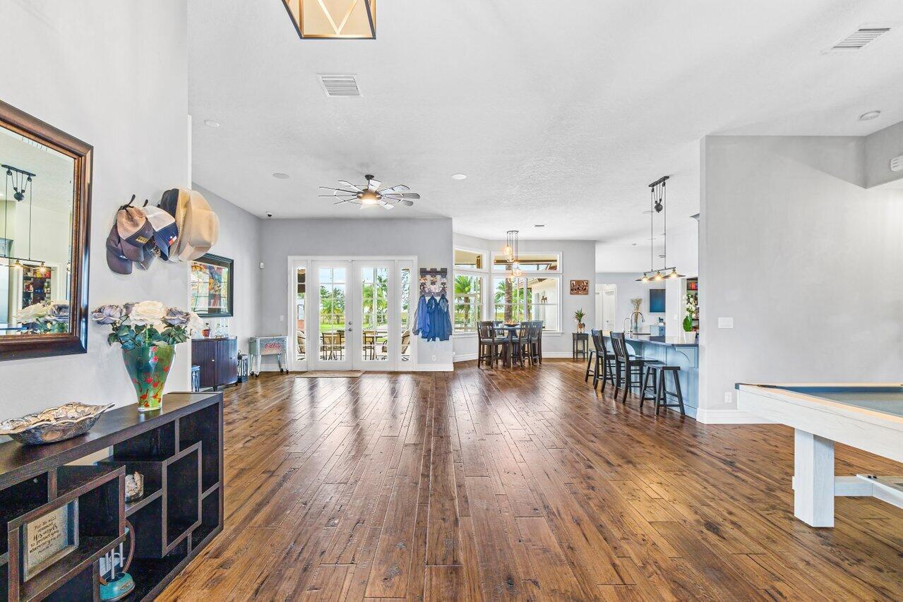 RUSTIC RANCHES - Residential