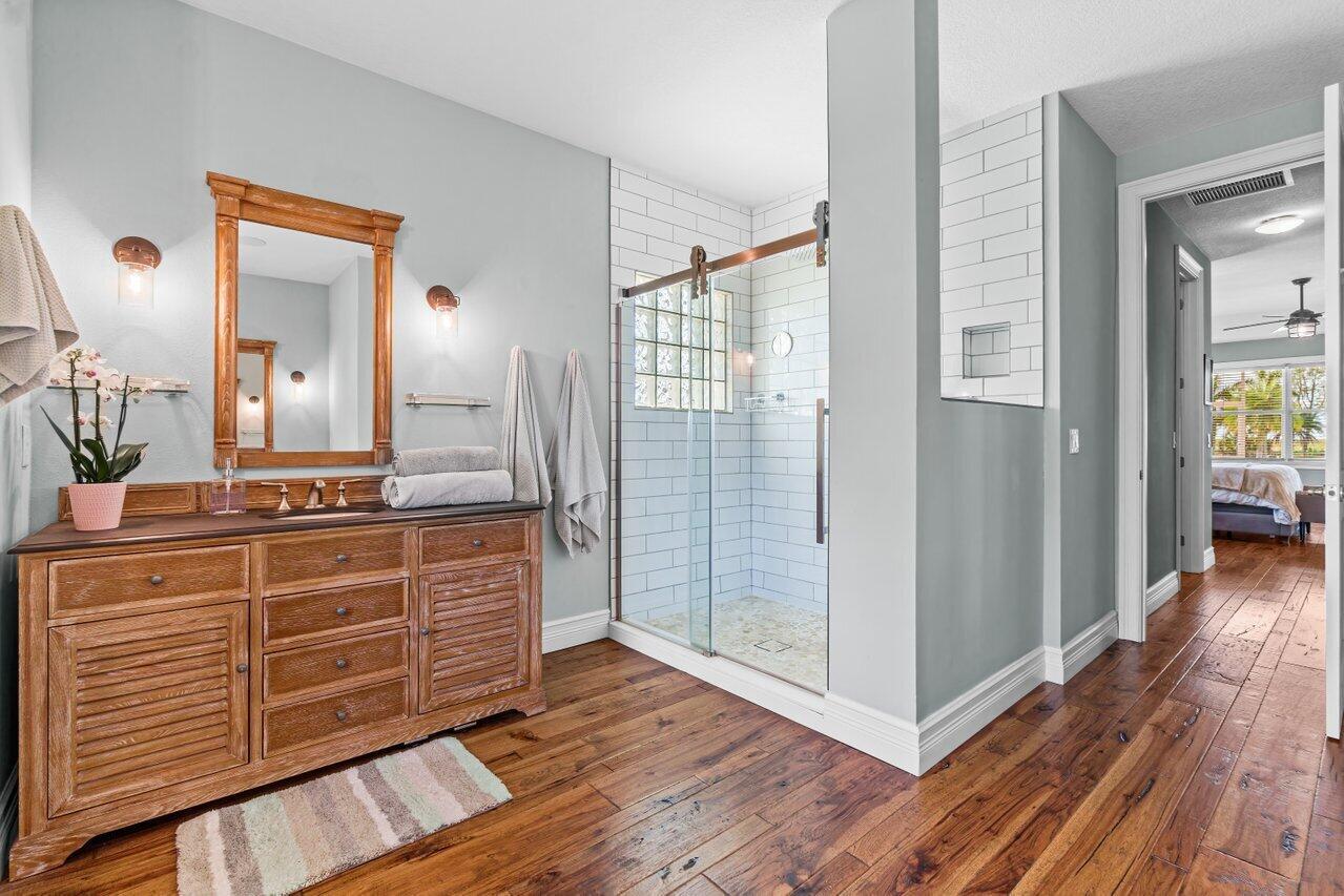 RUSTIC RANCHES - Residential