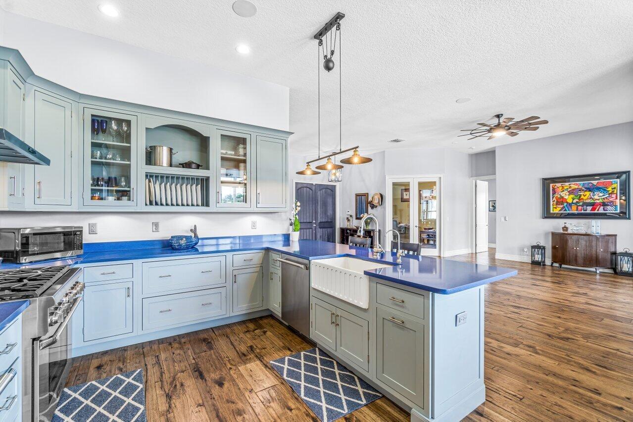 RUSTIC RANCHES - Residential