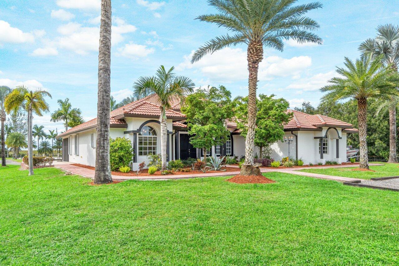 RUSTIC RANCHES - Residential