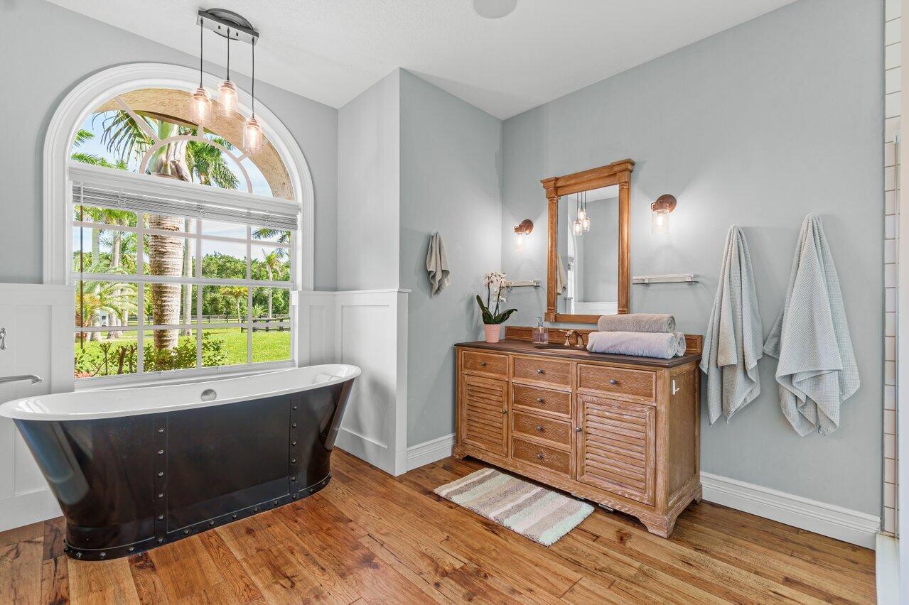 RUSTIC RANCHES - Residential