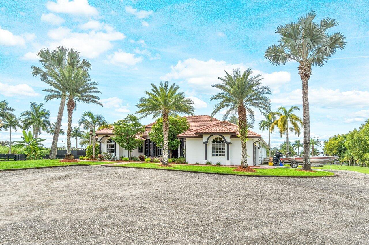 RUSTIC RANCHES - Residential