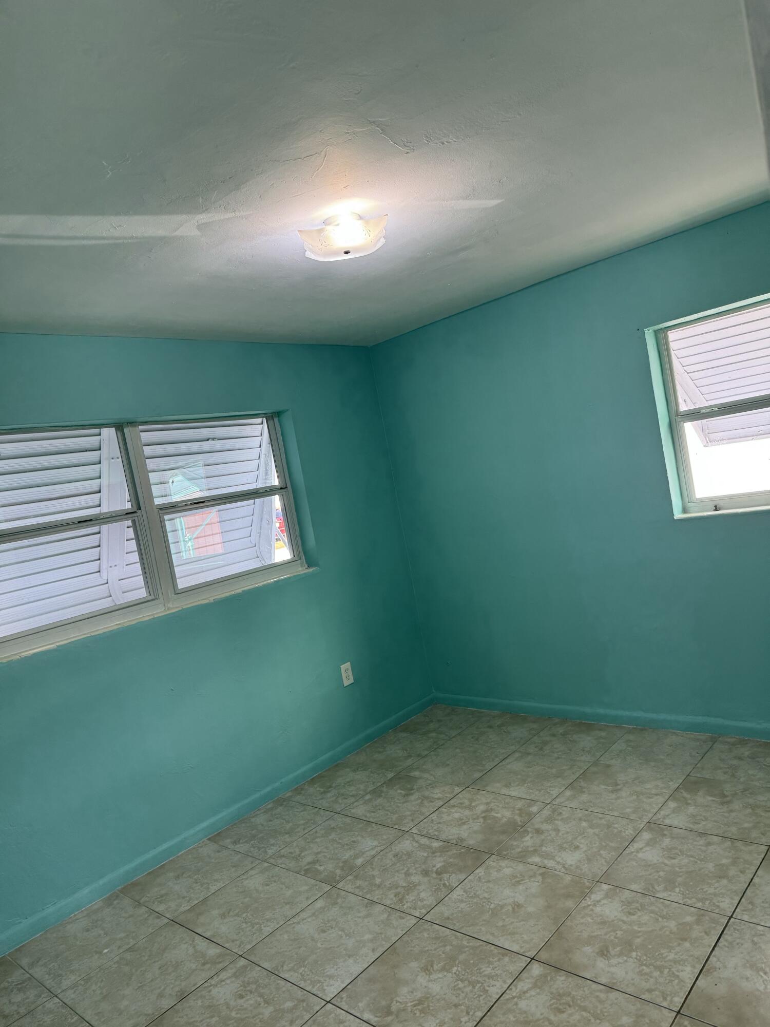 4328 Winchester Lane