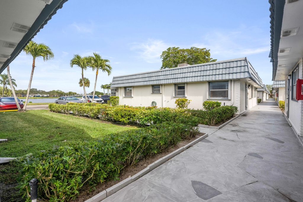 Photo of 43 Waterford B, Delray Beach, FL 33446 (MLS # R11162656)