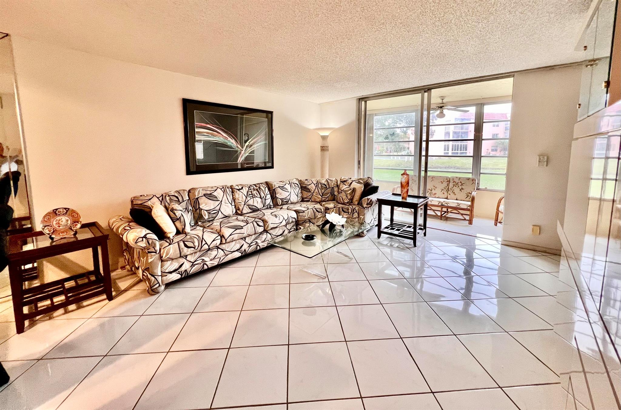 SUNRISE LAKES - Residential