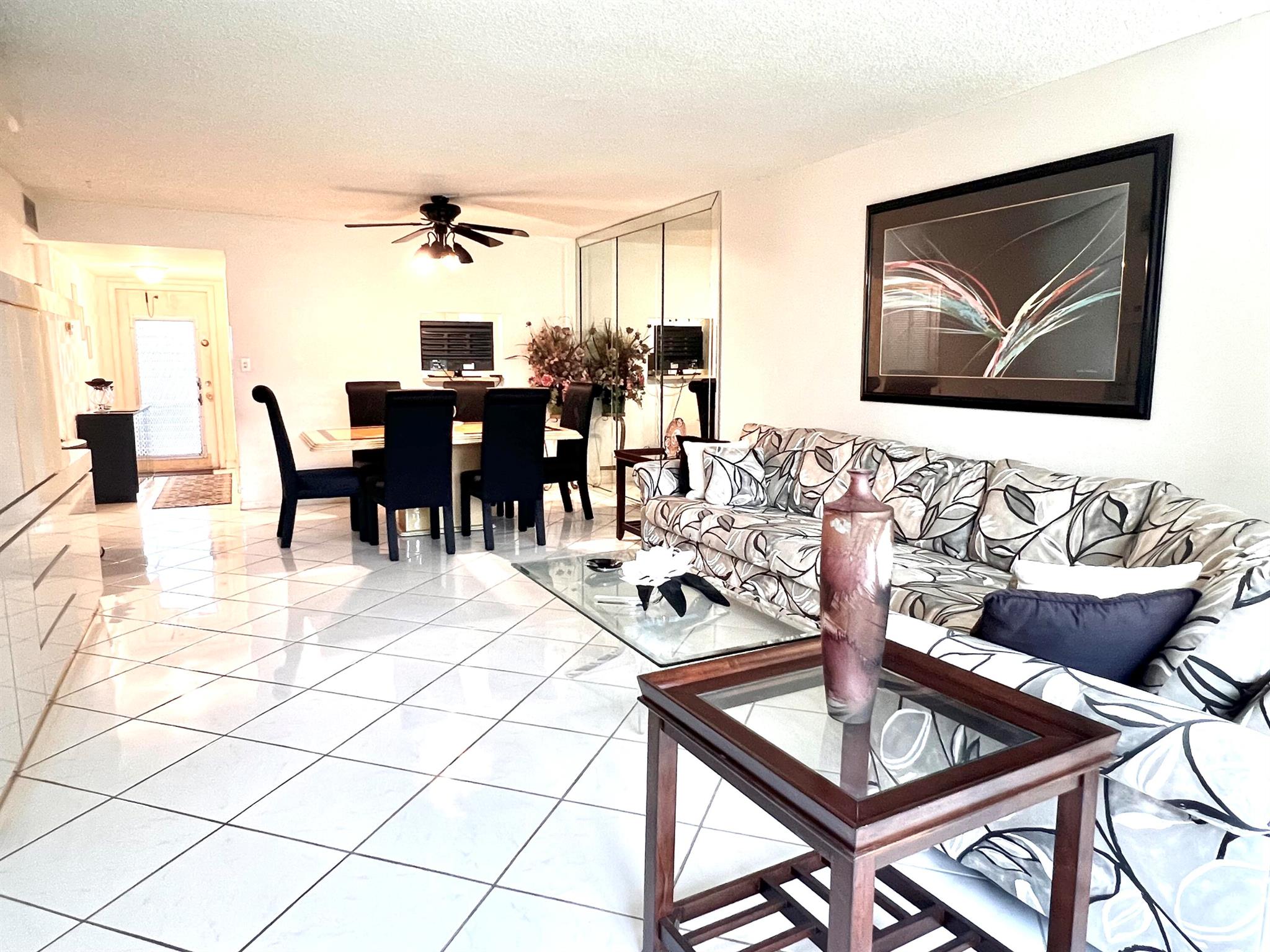 SUNRISE LAKES - Residential