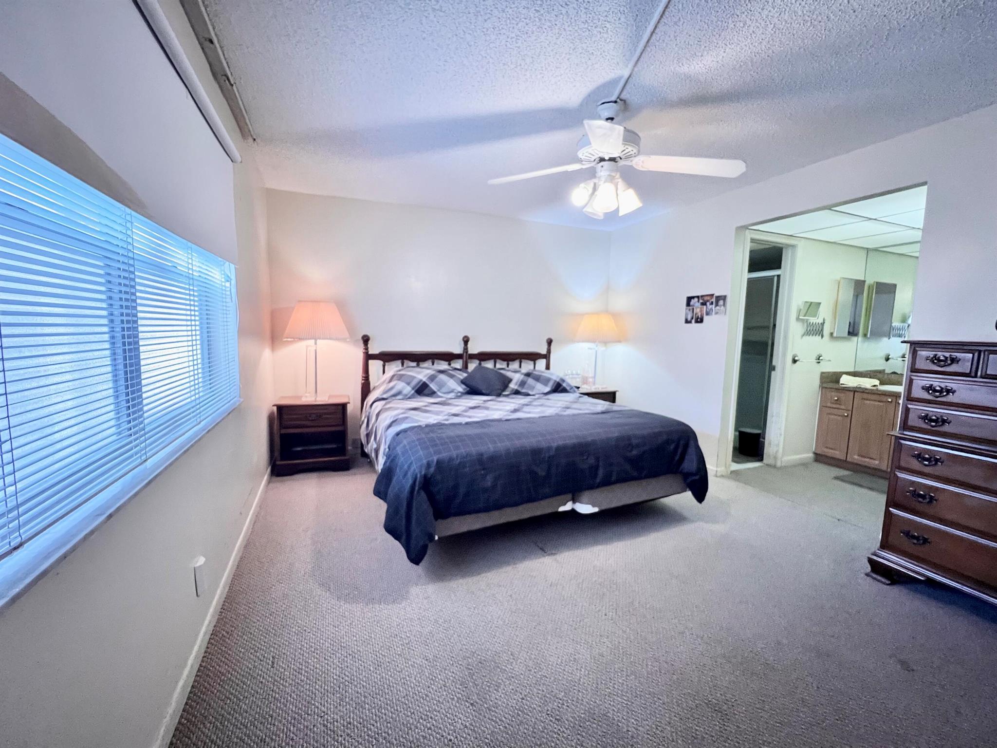 SUNRISE LAKES - Residential