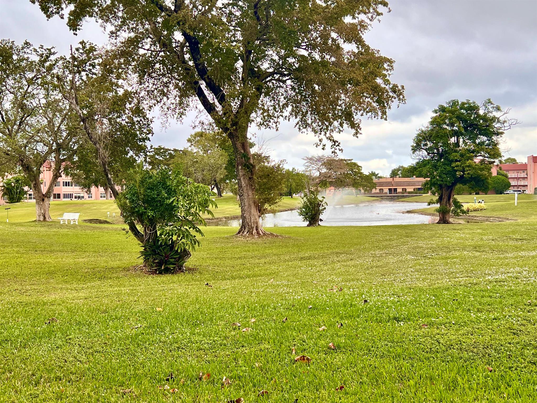 SUNRISE LAKES - Residential