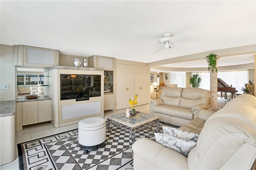 POMPANO WATERWAY ESTATES - Residential Lease