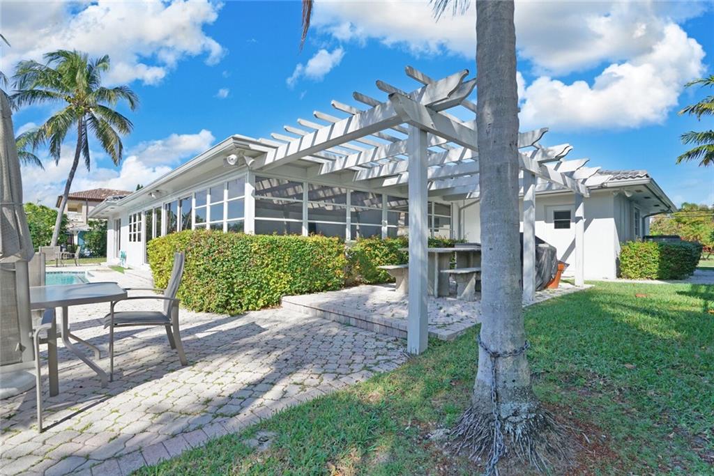 POMPANO WATERWAY ESTATES - Residential Lease