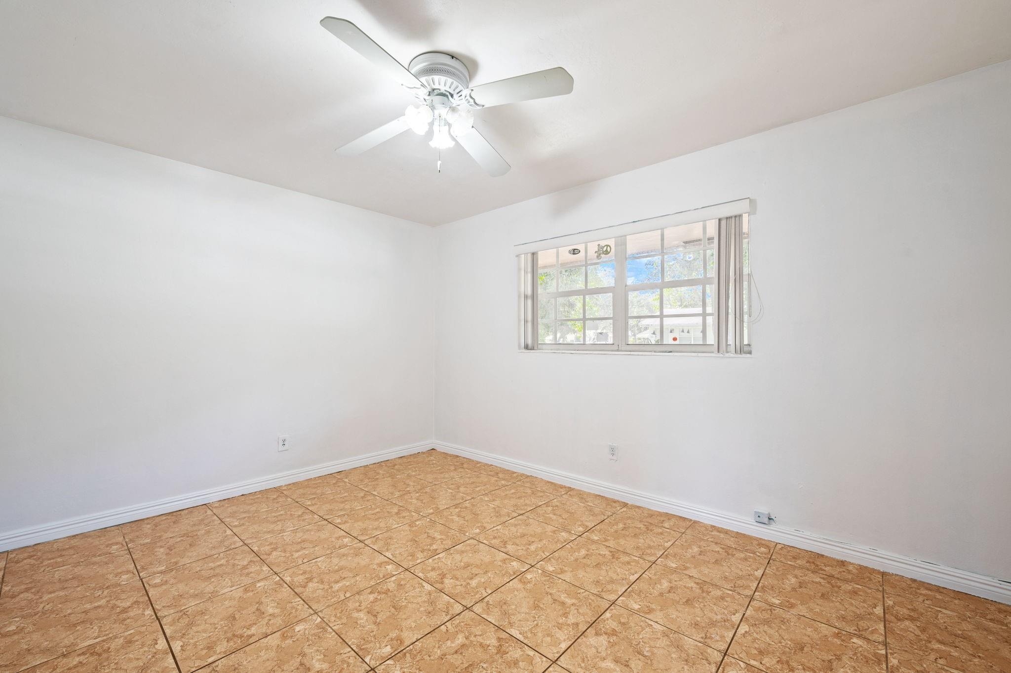 HOLLYWOOD BEACH GARDENS - Residential Income