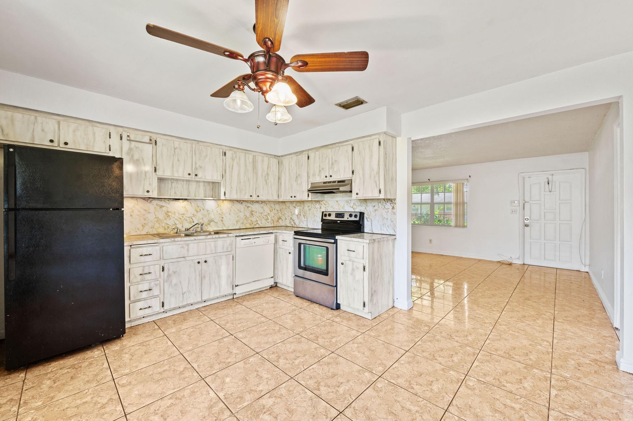 HOLLYWOOD BEACH GARDENS - Residential Income