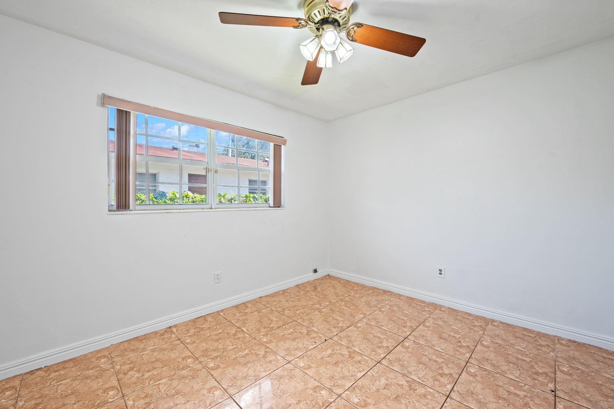 HOLLYWOOD BEACH GARDENS - Residential Income